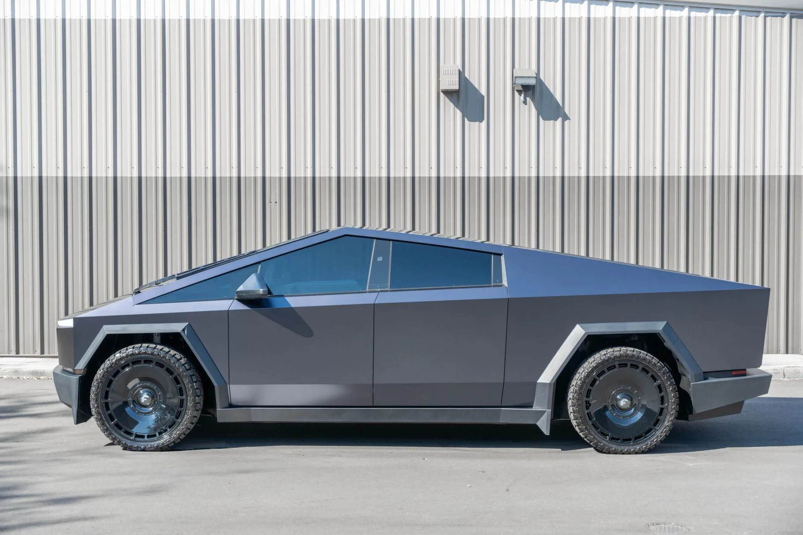 2025 Tesla Cybertruck